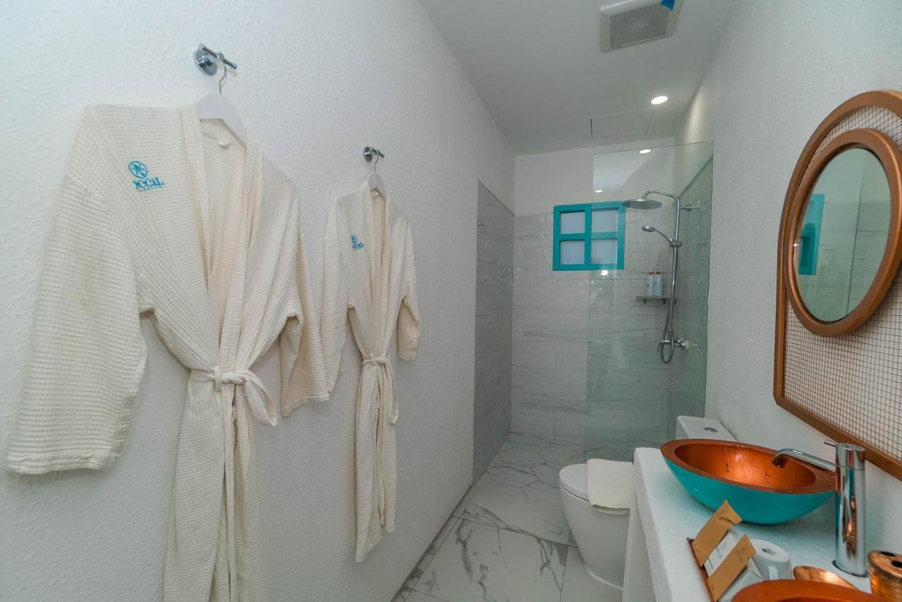 Loccal Collection Komodo Hotel