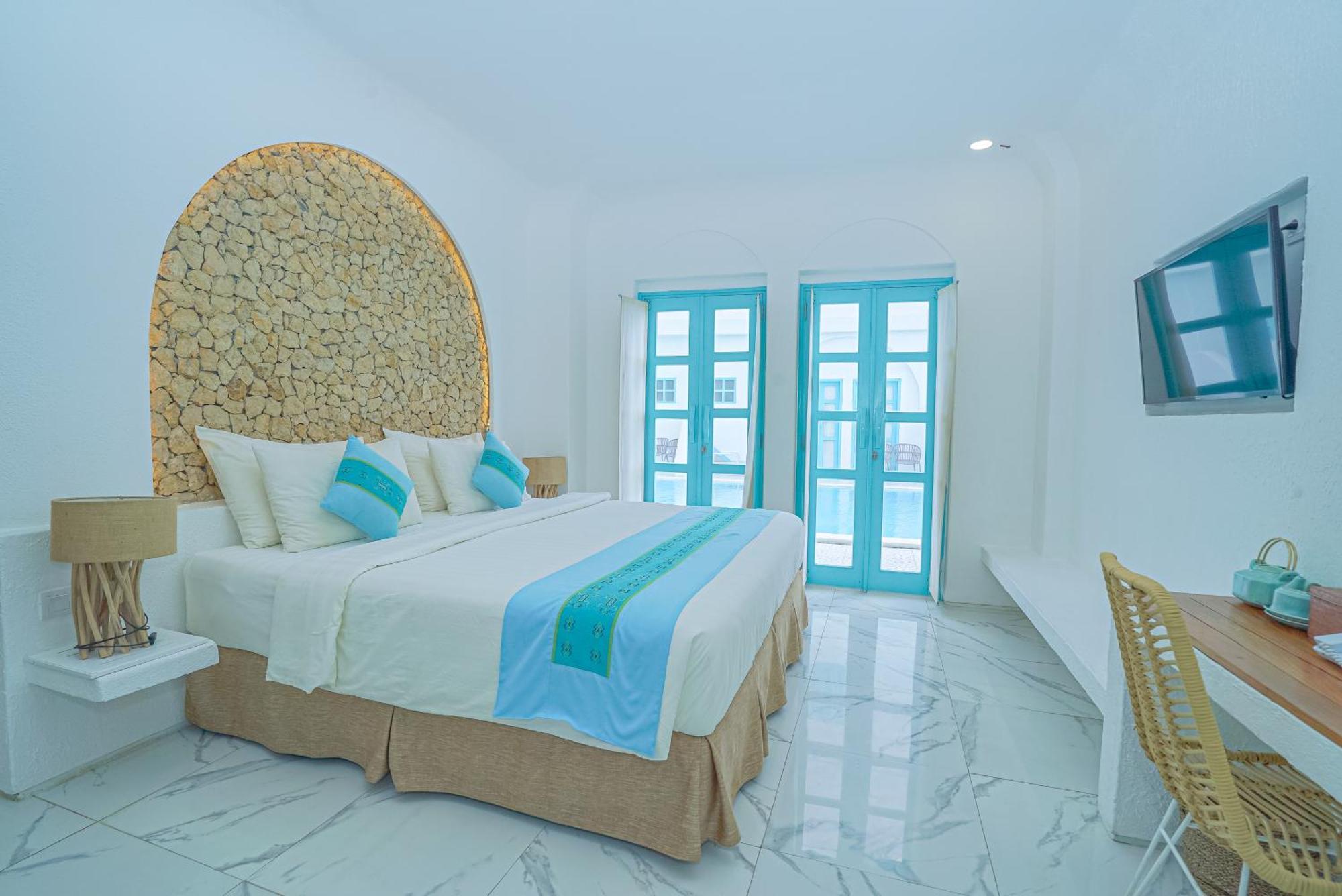 Loccal Collection Komodo Hotel 4*