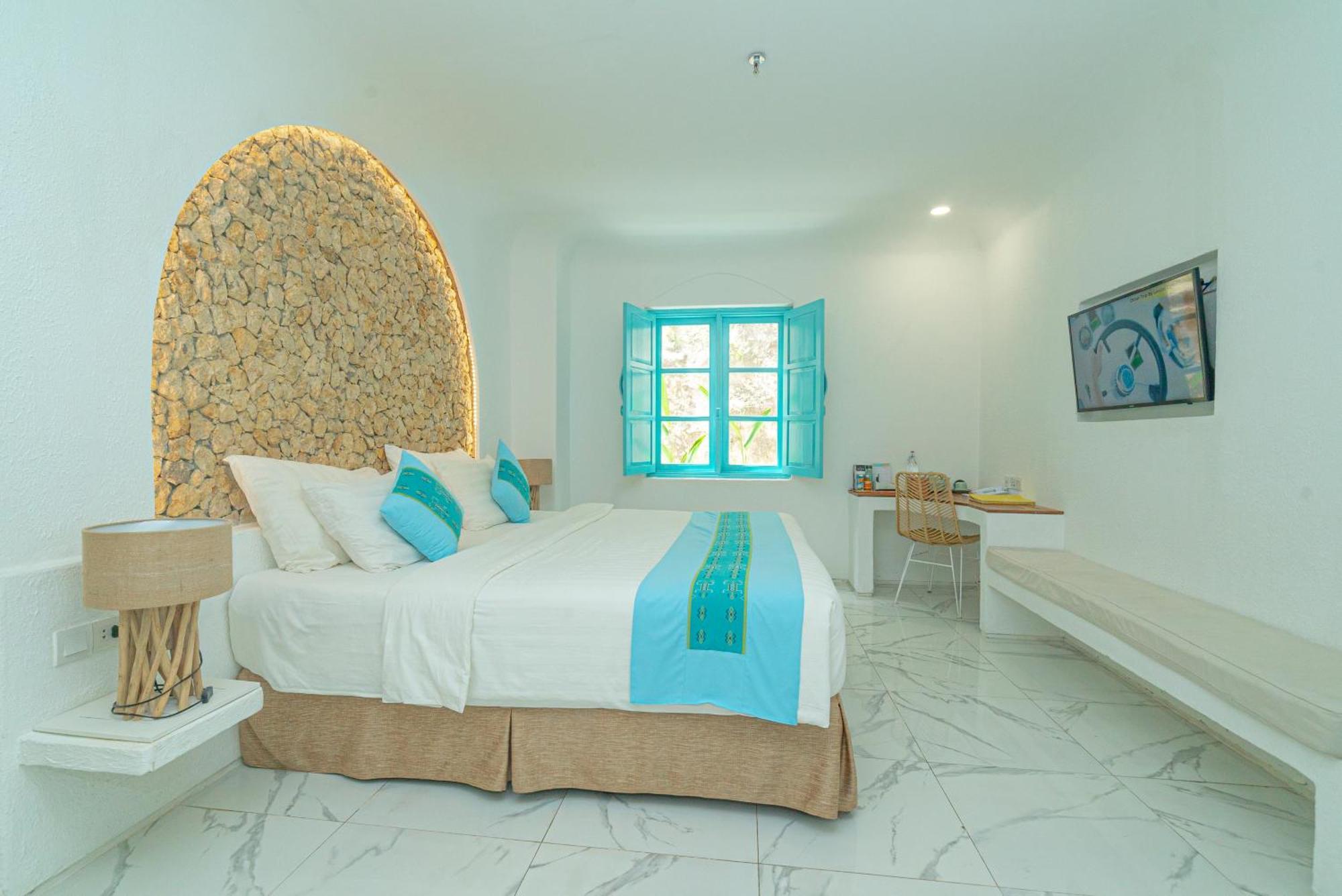 Hotel Loccal Collection Komodo 4*