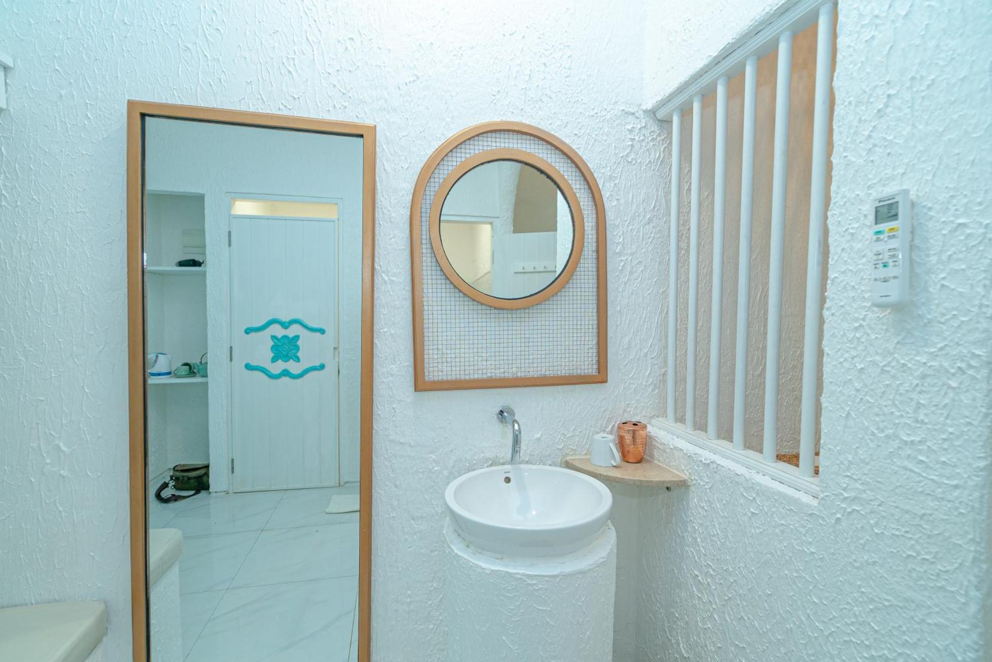 Hotel Loccal Collection Komodo